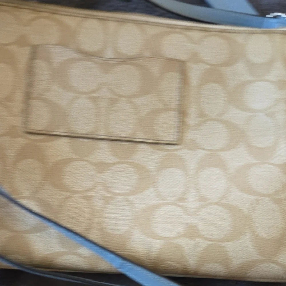 Coach Eadt/west  Signature Crossbody With Pop Up Removable Pouch - Picture 4 of 9